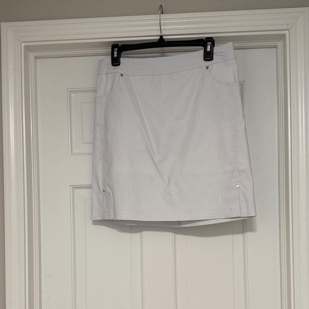 Tribal Elegant White Skort
